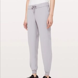 Lululemon On the Fly Jogger Woven Purple